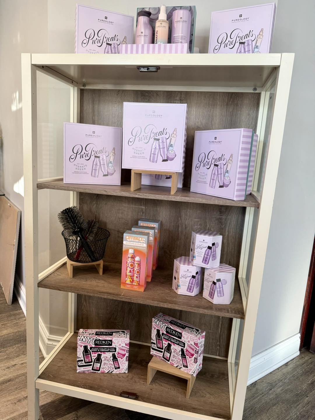 Retail shelf